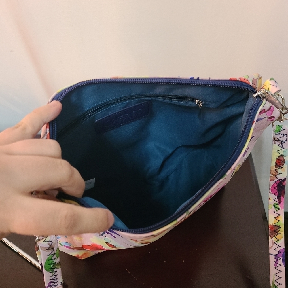 NWOT Carlos Floral Shoulder Bag and Wristlet - Picture 10 of 16